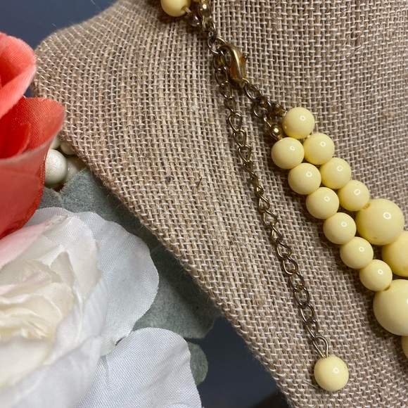 Vintage 2 Layer Pastel Yellow Oversized Pearls - Picture 4 of 6